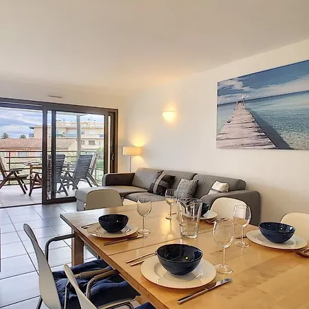 Superb Two-bed In With Pool *