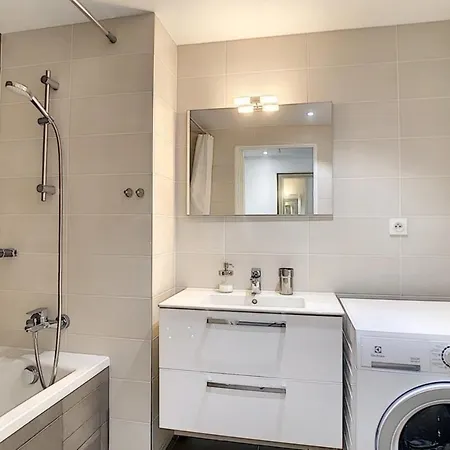 Superb Two-bed In With Pool